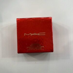 MAC Lovestruck Luck Studio Fix Pro Set + Blur Loose Powder - Translucent